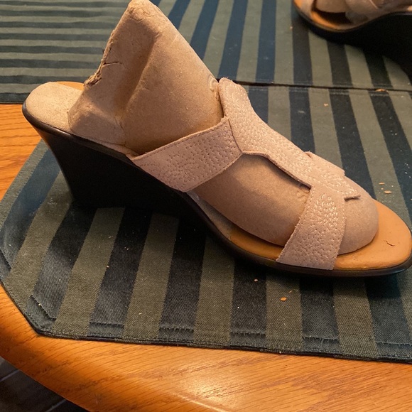 Leather Upper Slide Sandals - Picture 3 of 4